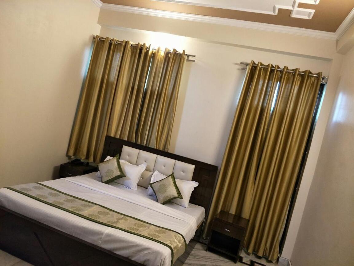 Surabhi Garden Inn Lucknow Esterno foto