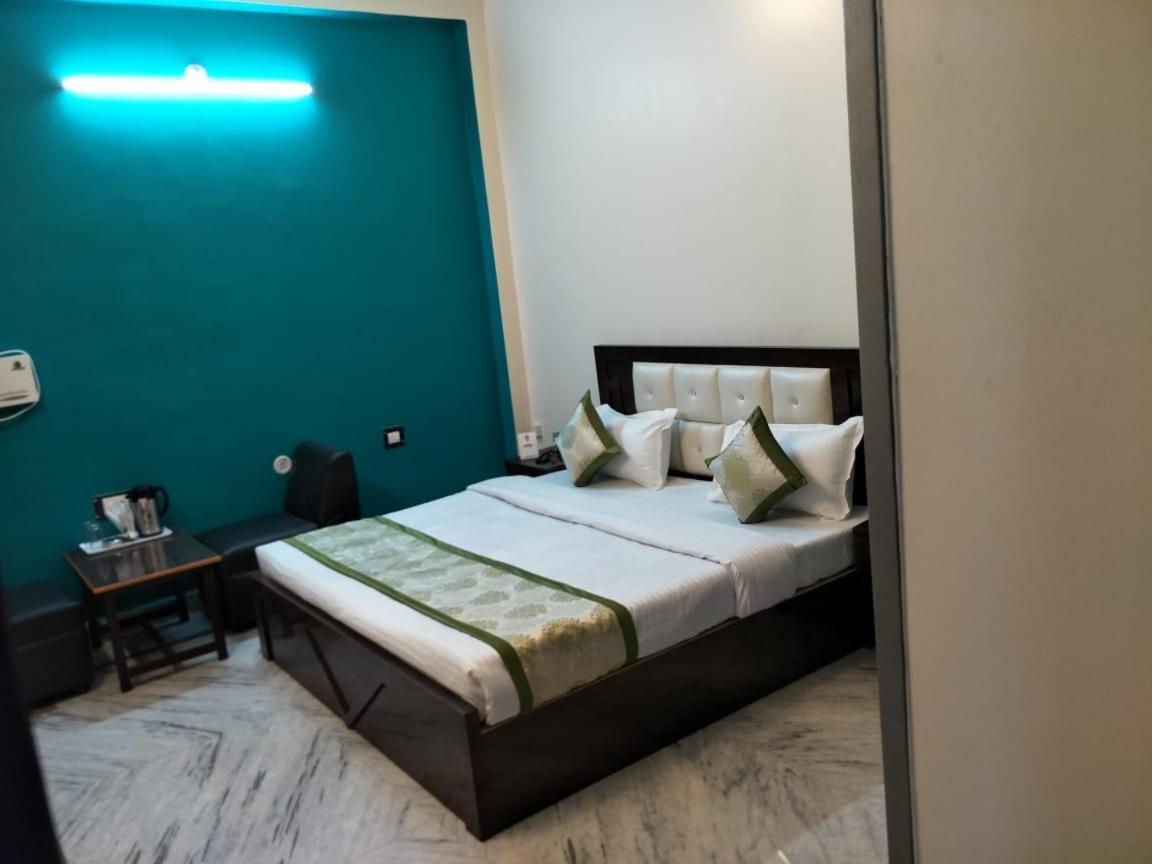 Surabhi Garden Inn Lucknow Esterno foto