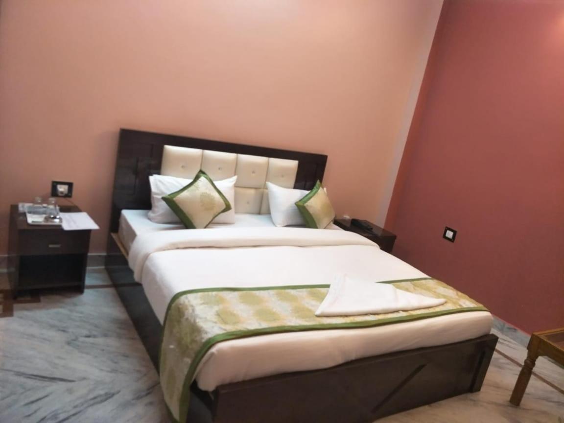 Surabhi Garden Inn Lucknow Esterno foto